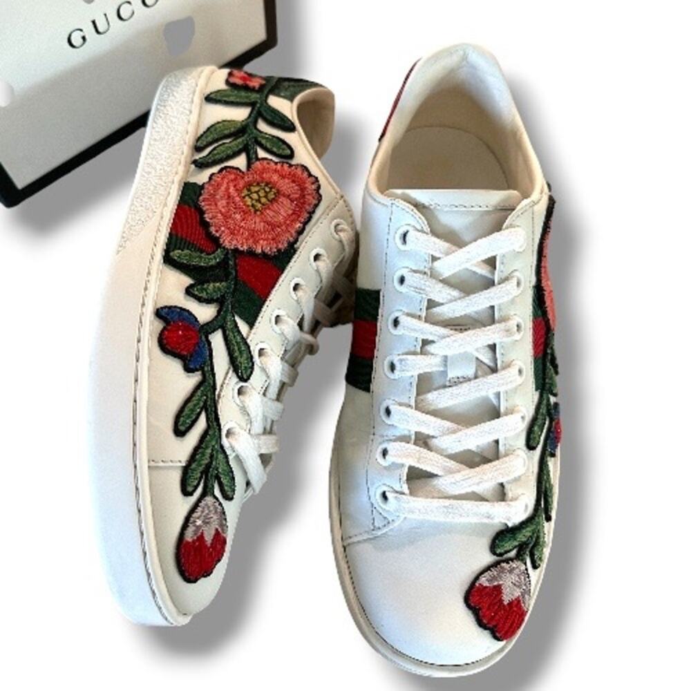 Iconic Gucci Ace embroidered low-top floral sneakers signature stripe size 36.5